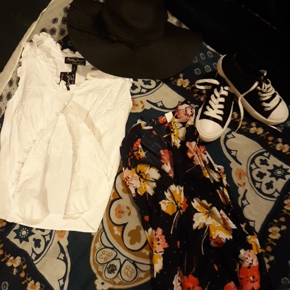 Blouses - Picture 1 of 4